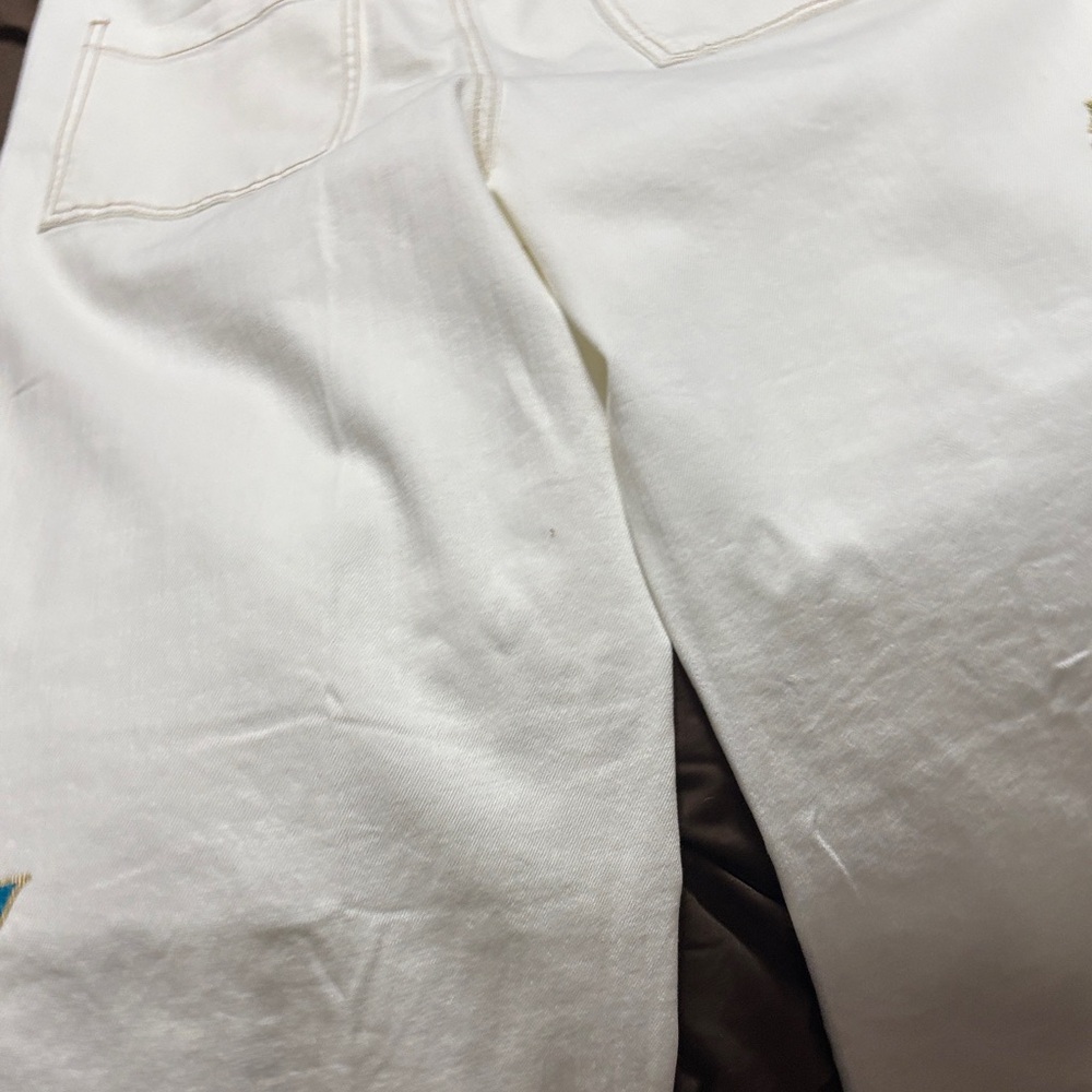 Chico's White Cropped Pants with Colorful Leaf Design - Picture 6 of 7